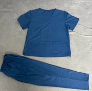 Đồng phục kỹ thuật viên, đồng phục nhân viên – Bí quyết tạo nên thương hiệu chuyên nghiệp cho spa và tiệm nail